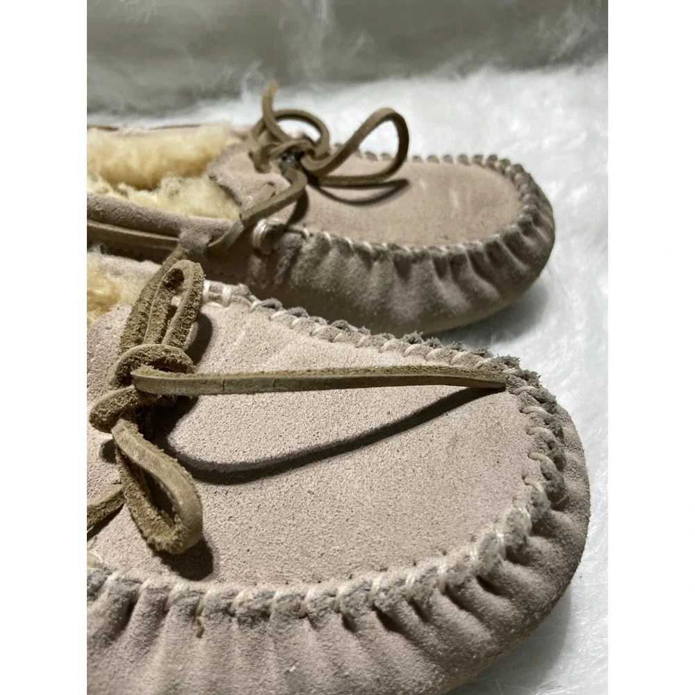 UGG Australia Kids Blush color Suede Sheepskin Moccasin Slippers Size 2 Beige‎